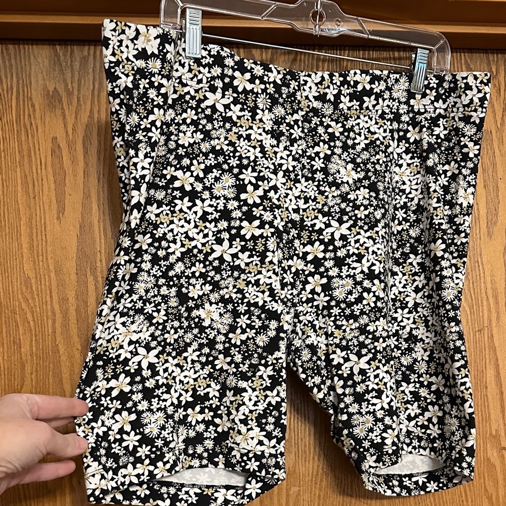 Old Navy Floral Patterned Bike Shorts
